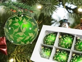 Grønne julekugler i glas, sæt af 6, dækket af intens glimmer. Flotte julekugler med dyb grøn farve